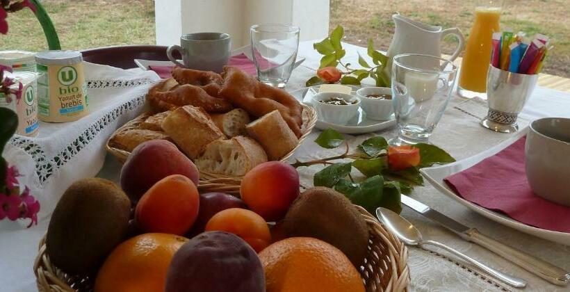 بنسيون Yeu Autrement