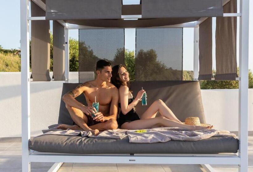 منتجع Midenza Seaside & Nature Retreat