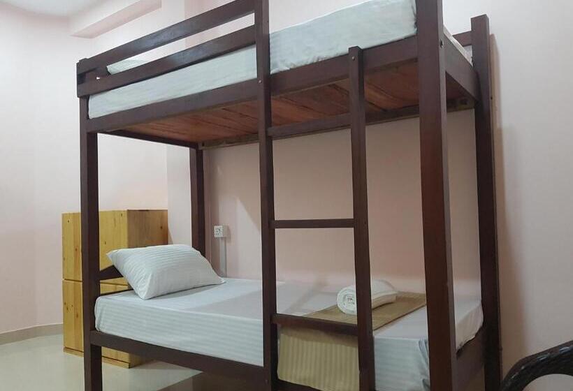 Sky Hostel Negombo