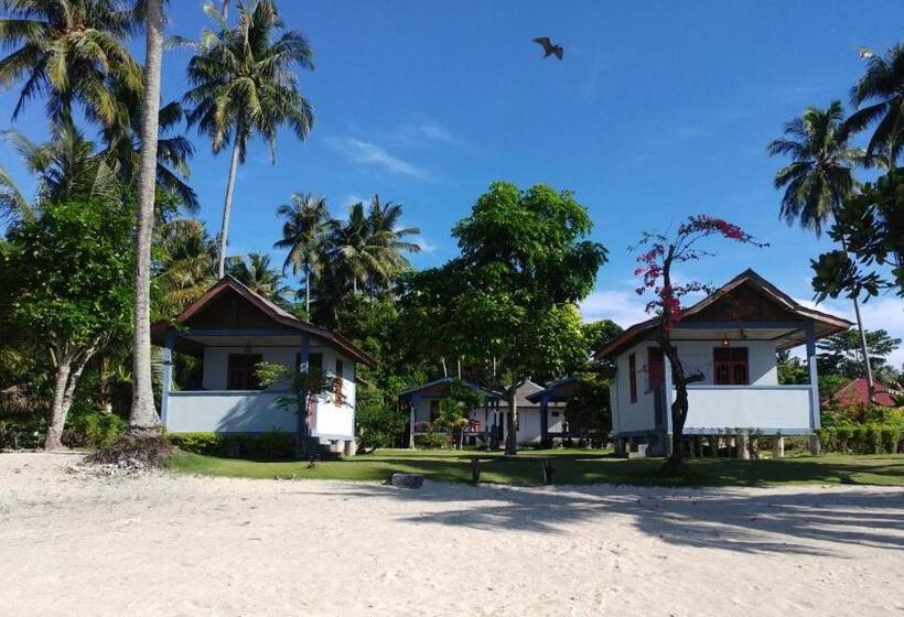 Bed and Breakfast New Raya   Nias Beach Bungalows