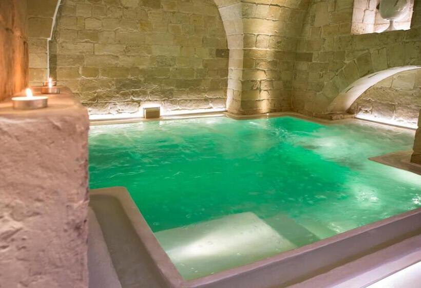 تختخواب و صبحانه Reluxe Private Wellness