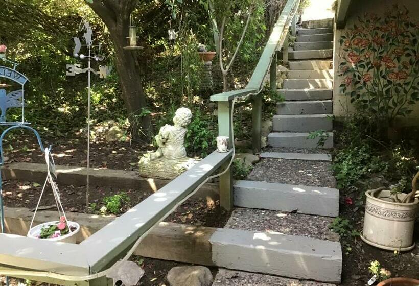 Her Castle Bed And Breakfast