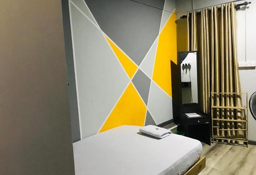 ホテル Alina Budget