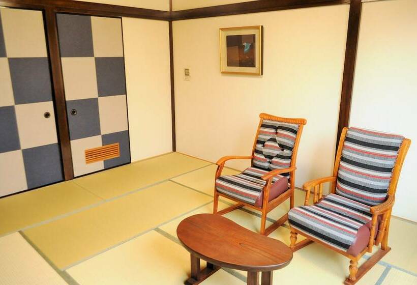 בית מלון כפרי Manatei Nasu