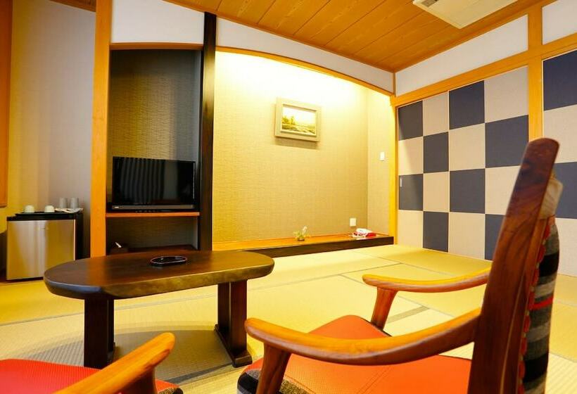 בית מלון כפרי Manatei Nasu