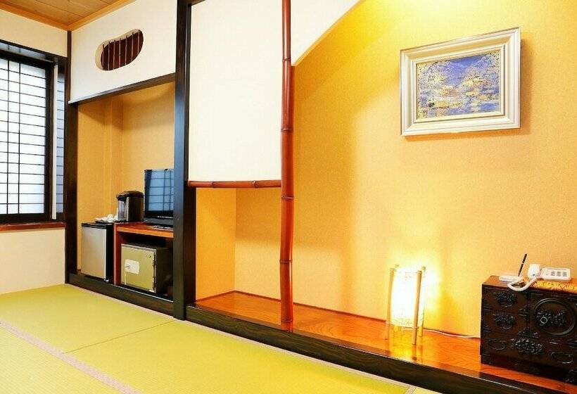 בית מלון כפרי Manatei Nasu