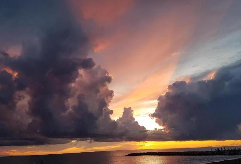 ホテル Ristorante Il Gabbiano