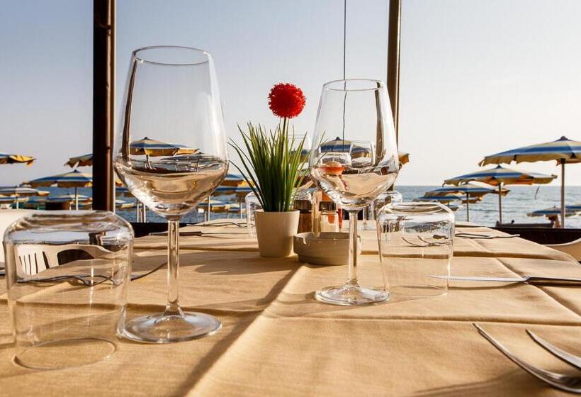 ホテル Ristorante Il Gabbiano