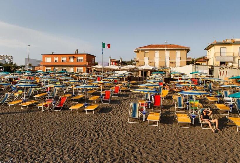 ホテル Ristorante Il Gabbiano