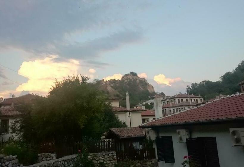 Пансион узуновата къща