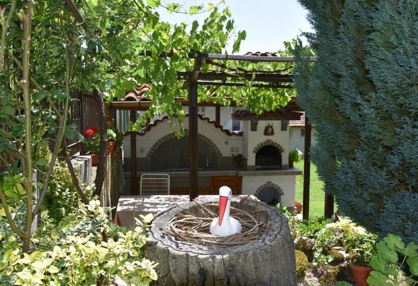 بنسيون къща поколения