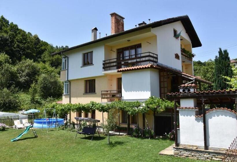 بنسيون къща поколения