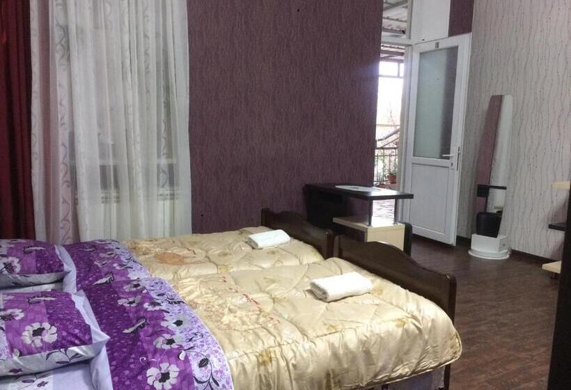 پانسیون Guest House Loza