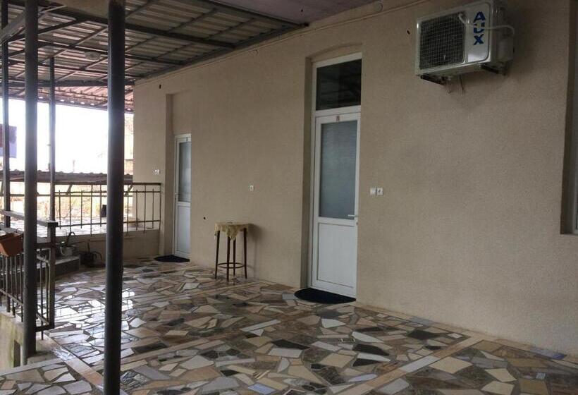 پانسیون Guest House Loza