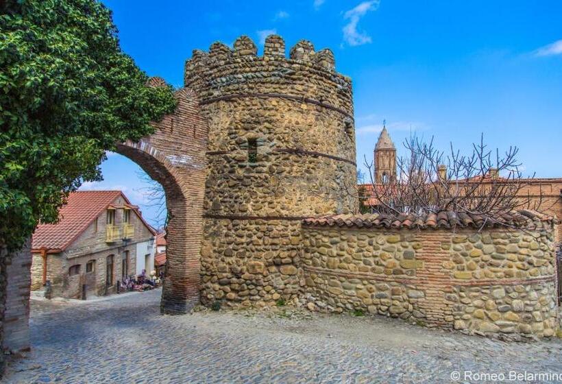 پانسیون Guest House Loza