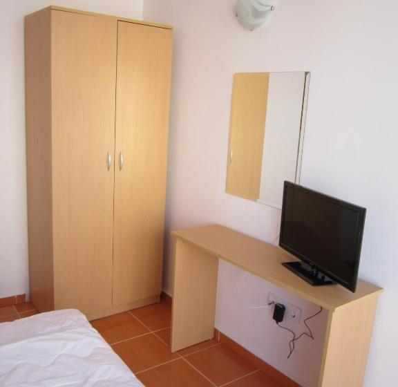 ペンション Guest Rooms Venera