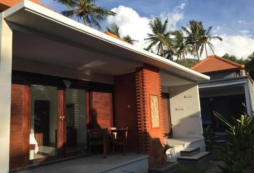 פנסיון Satria House Amed