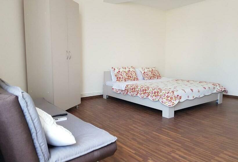 膳宿费 Vila Nicol