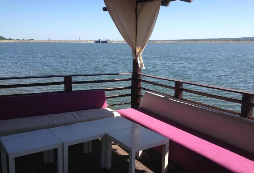 Курорт Mojo Beach