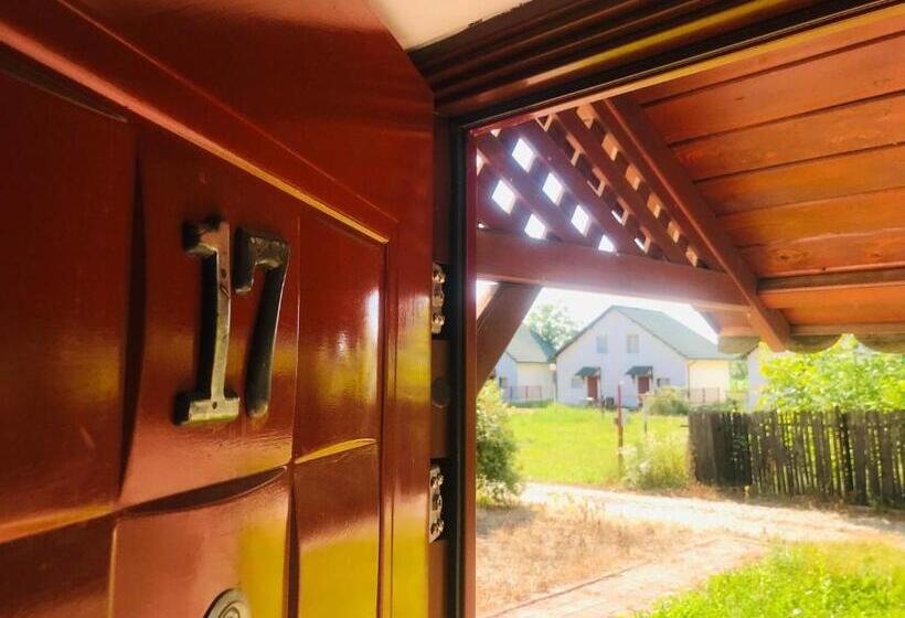 Курорт Mojo Beach