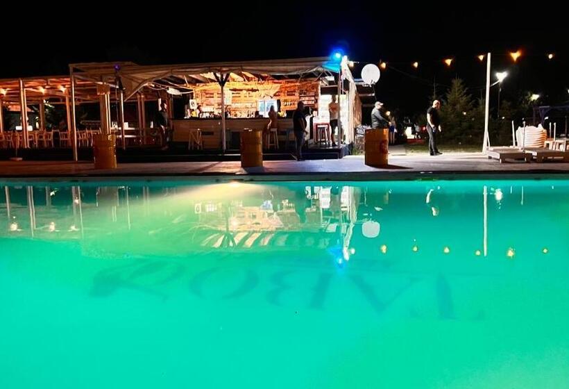 Курорт Mojo Beach