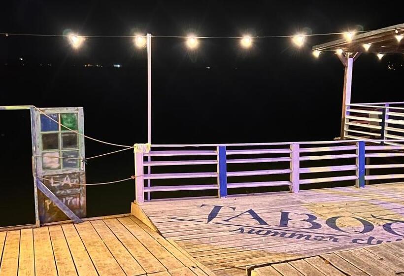 Курорт Mojo Beach