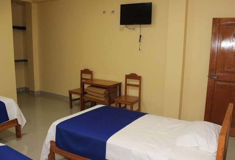 ユースホステル Hostal Cordillera Azul