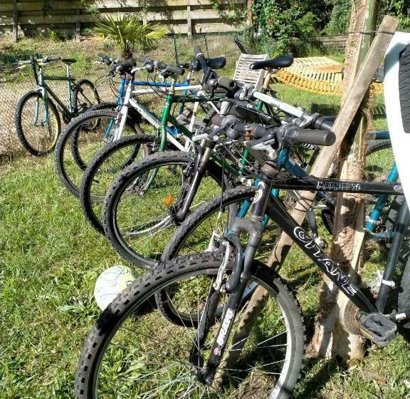 הוסטל Shifting Sands Surf Camp