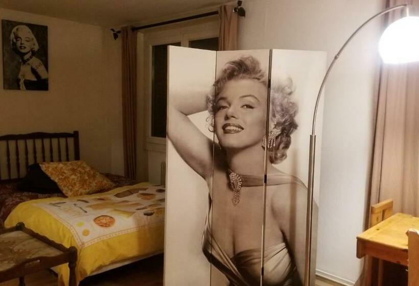 تختخواب و صبحانه La Campagne A La Ville