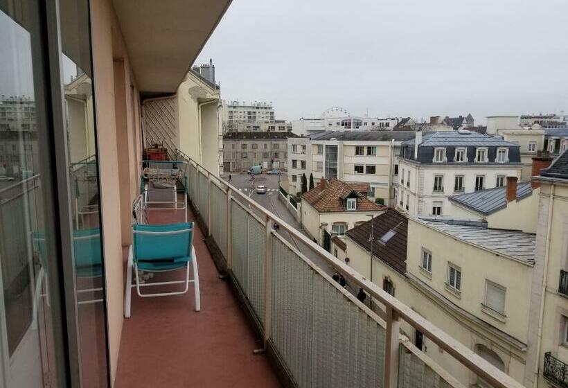 تختخواب و صبحانه La Campagne A La Ville