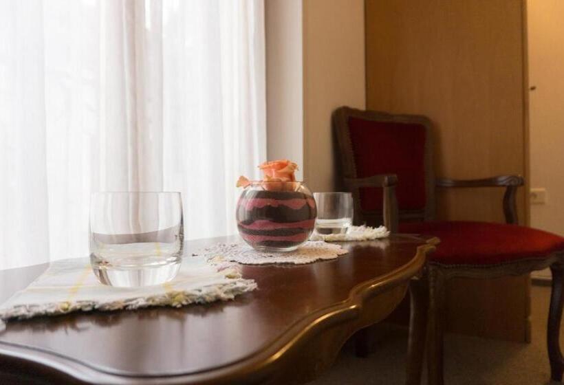 تختخواب و صبحانه Restaurant And Rooms Kotlar