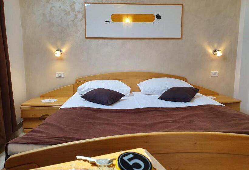 تختخواب و صبحانه Restaurant And Rooms Kotlar