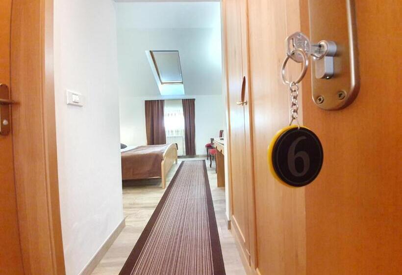 تختخواب و صبحانه Restaurant And Rooms Kotlar