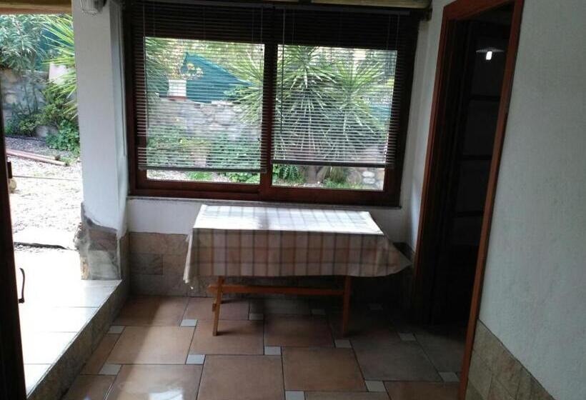 בית מלון כפרי Agriturismo Camboni