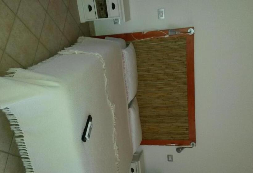 בית מלון כפרי Agriturismo Camboni