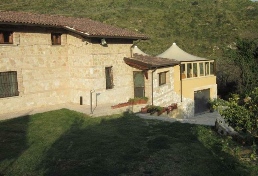 Отель Agriturismo La Valle Incantata Gerace