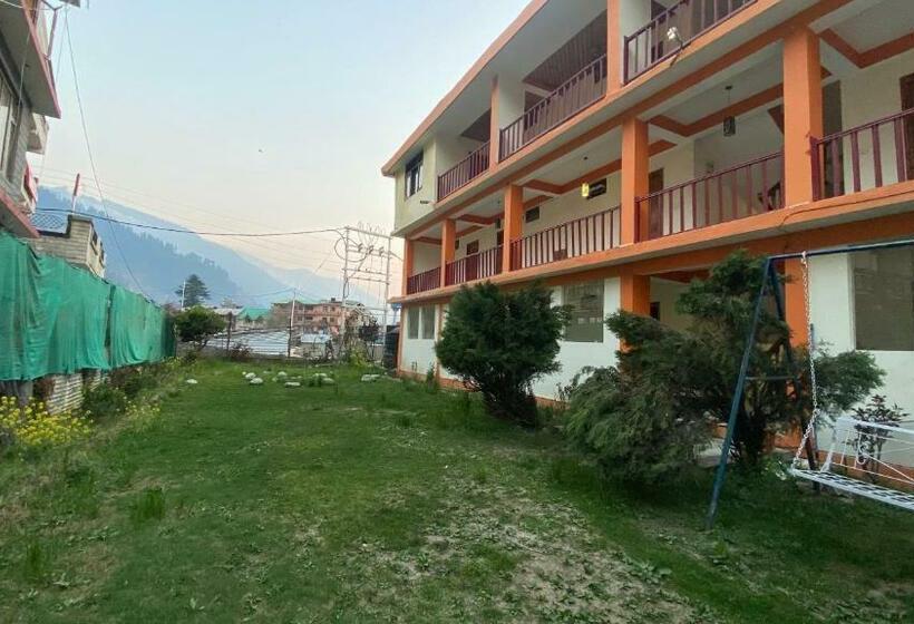 ホテル Meadows View, Near Mall Road Manali