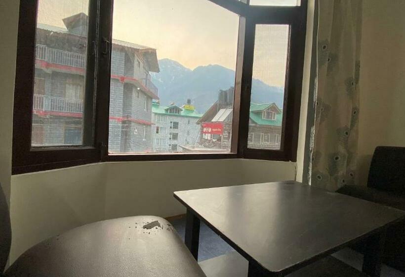 ホテル Meadows View, Near Mall Road Manali