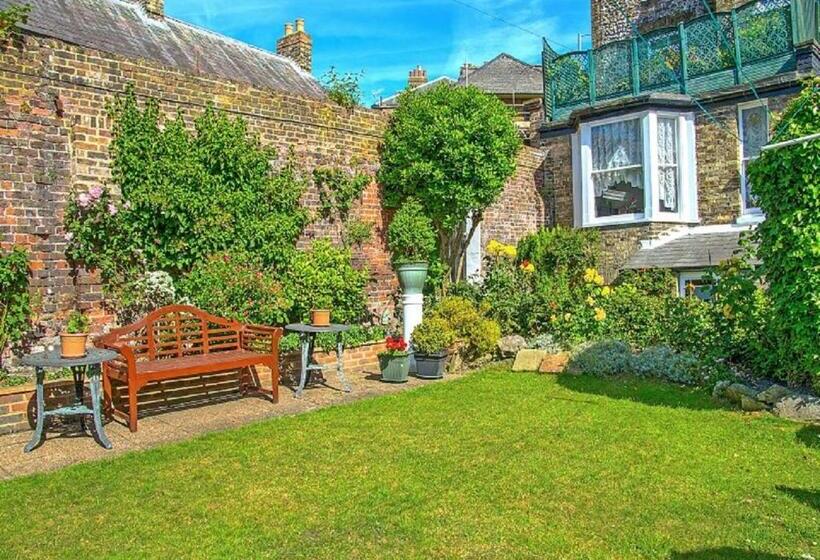 膳宿费 Number One Guesthouse