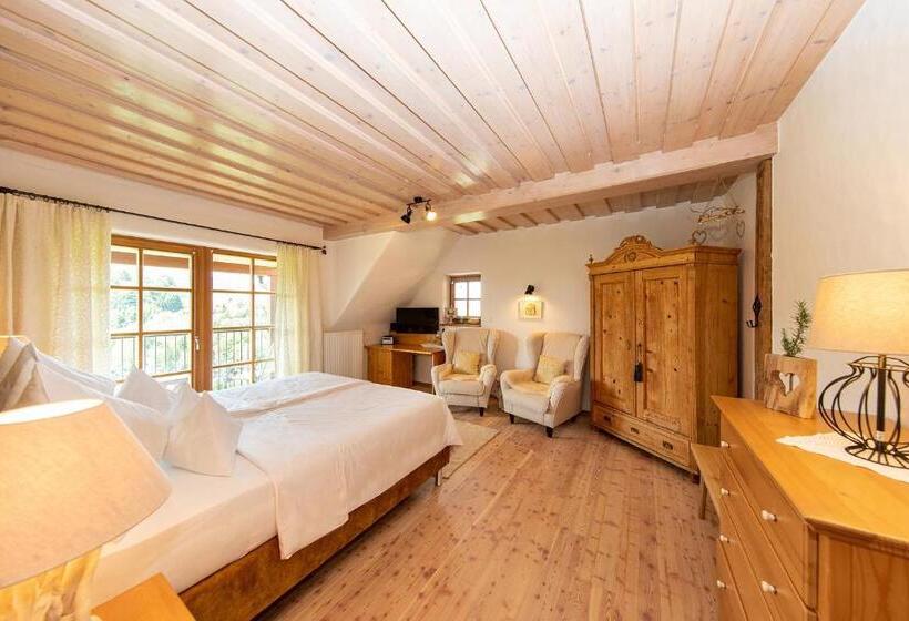 بنسيون Weinhof Narat Zitz