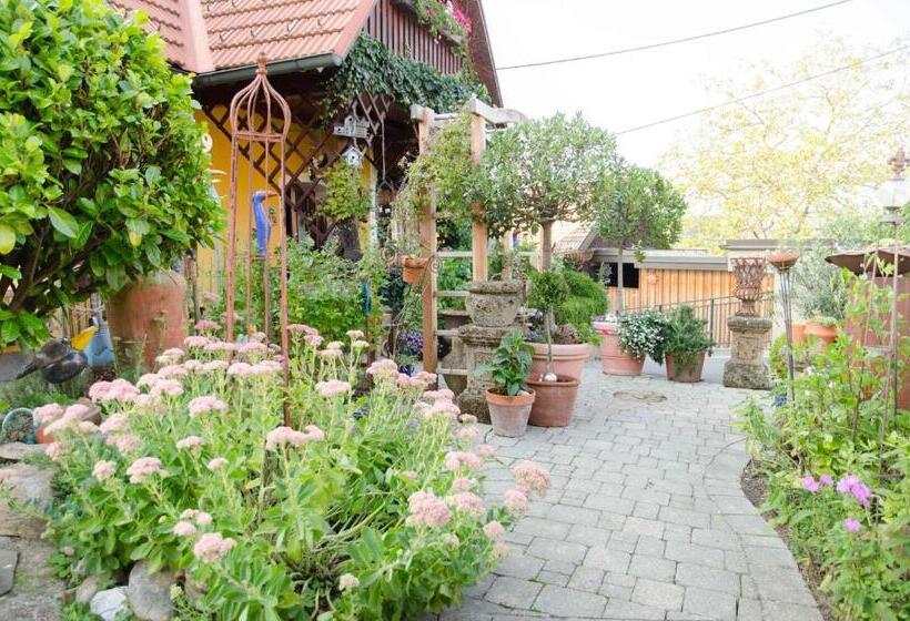 بنسيون Weinhof Narat Zitz