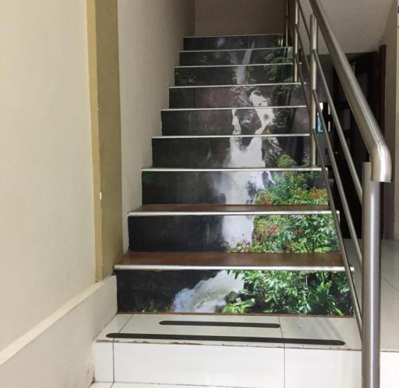 הוסטל Hostal Bryana Inn Baños