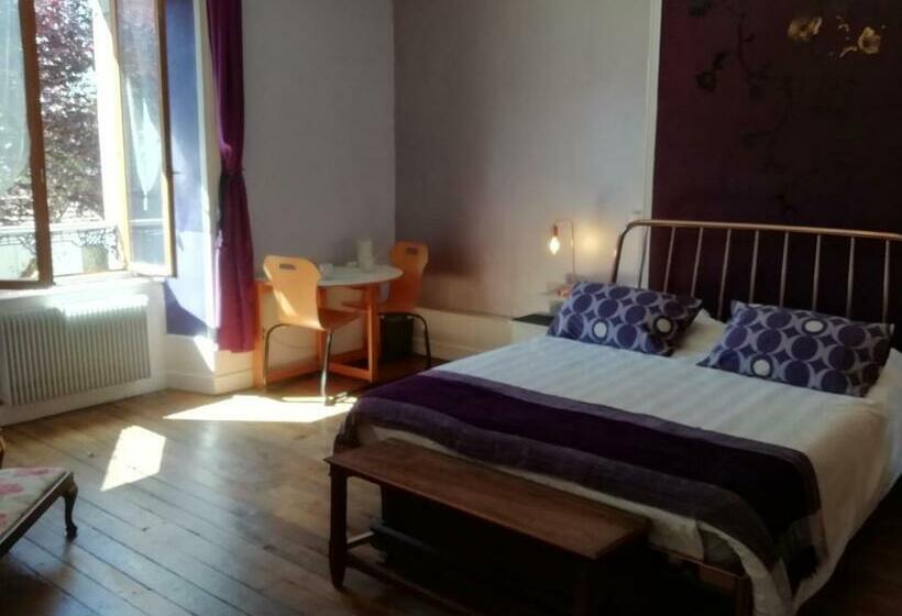 مبيت وإفطار 3 Place Des Arbres, Chambres D Hôtes, Felletin