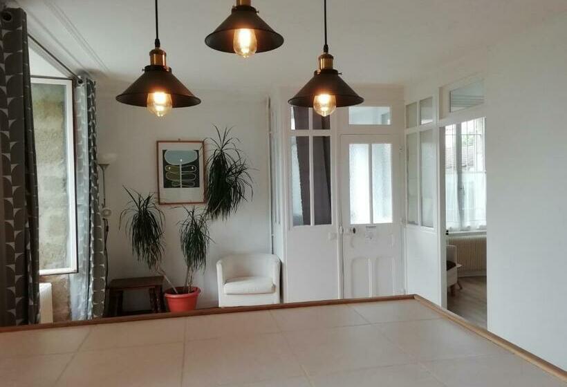 مبيت وإفطار 3 Place Des Arbres, Chambres D Hôtes, Felletin