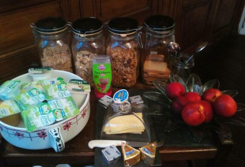 مبيت وإفطار 3 Place Des Arbres, Chambres D Hôtes, Felletin