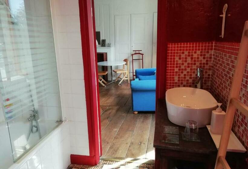 مبيت وإفطار 3 Place Des Arbres, Chambres D Hôtes, Felletin