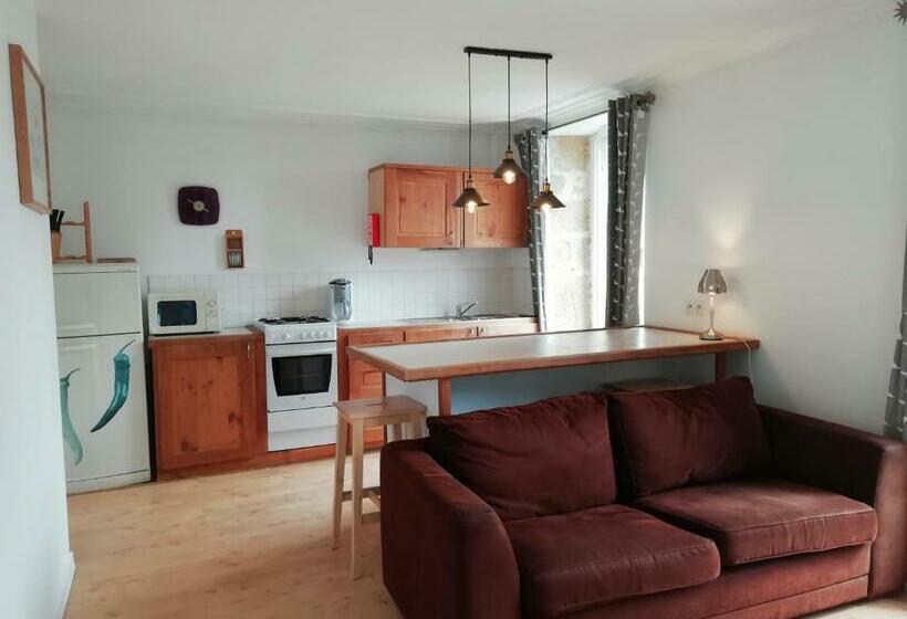 مبيت وإفطار 3 Place Des Arbres, Chambres D Hôtes, Felletin