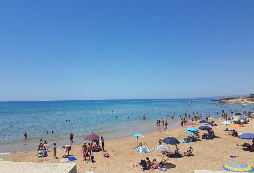 تختخواب و صبحانه Al Camedrio