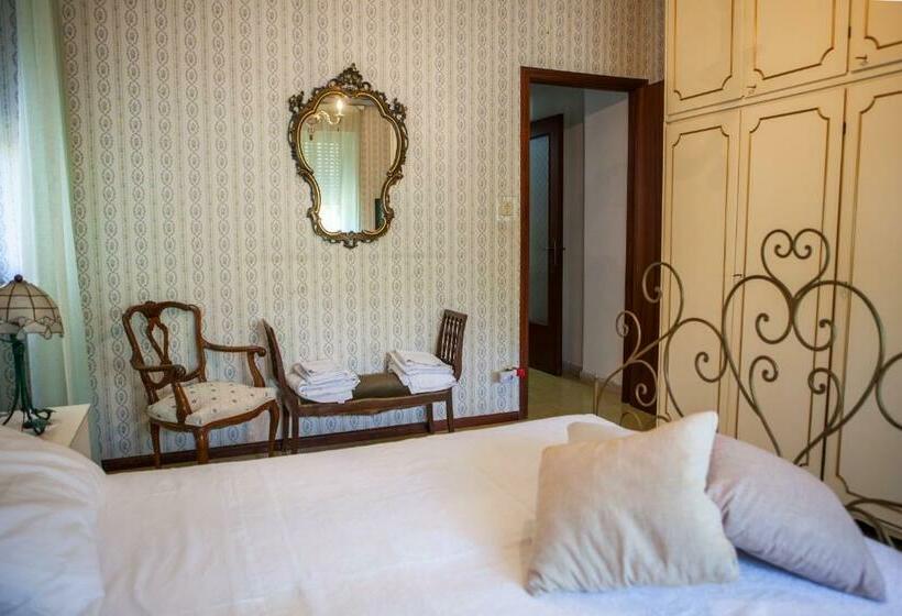 مبيت وإفطار Un Tuffo Nella Baia Di Capomulini