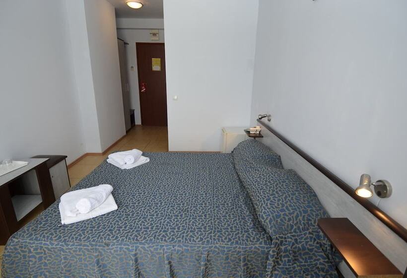 בית מלון כפרי Intim